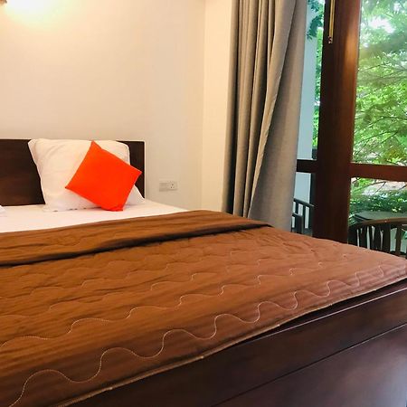 Blue Whales Hotel Хикадува Екстериор снимка