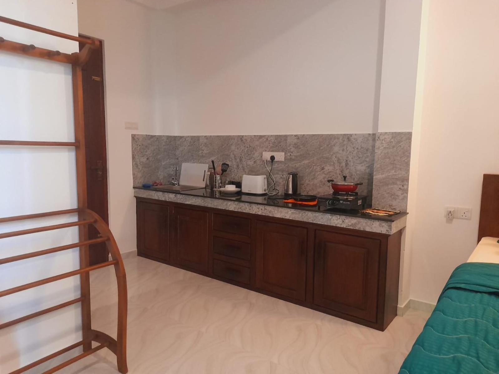 Blue Whales Hotel Хикадува Екстериор снимка