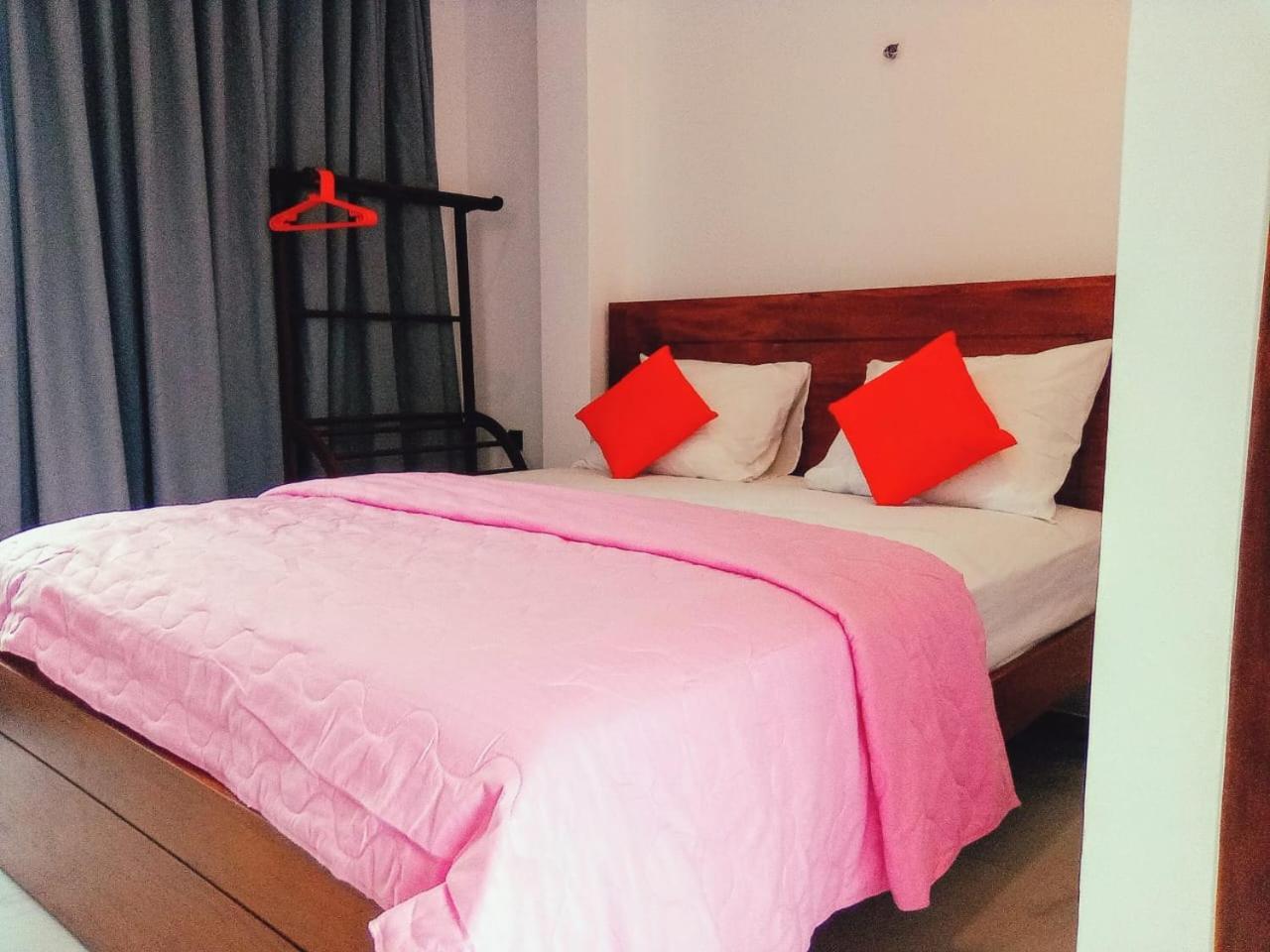 Blue Whales Hotel Хикадува Екстериор снимка