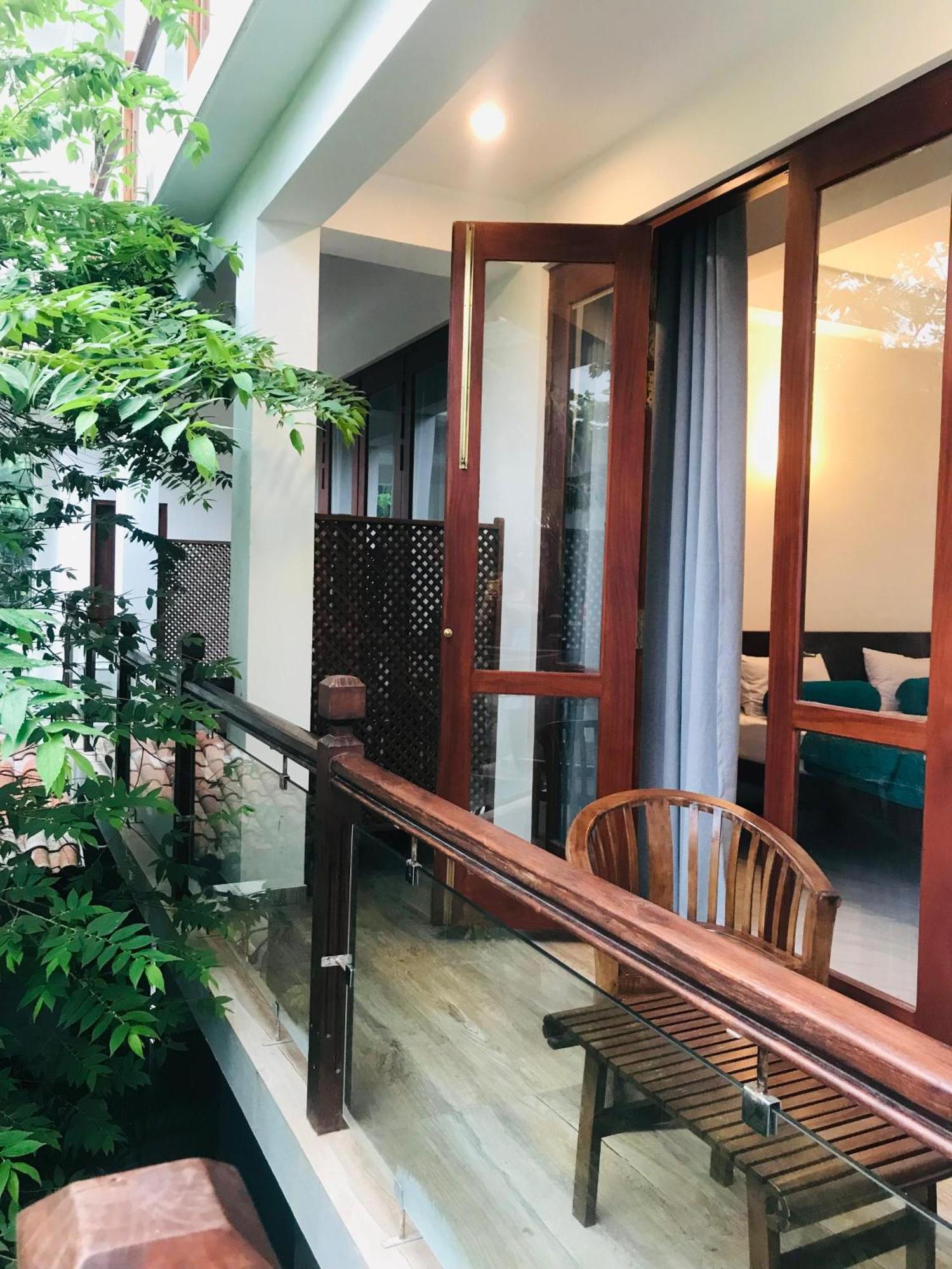 Blue Whales Hotel Хикадува Екстериор снимка